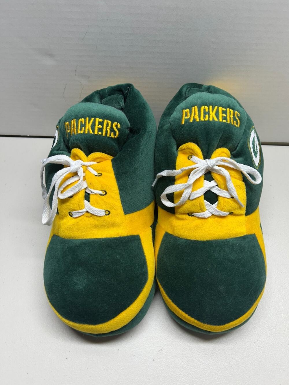 ComfyFeet Green Bay Packers Sneaker Slippers NFL Plush House Shoes
